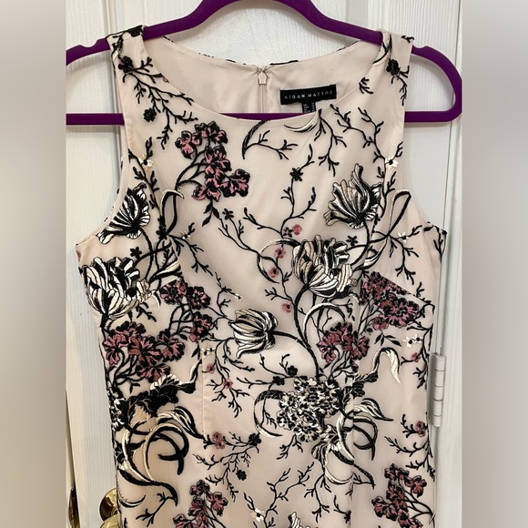 AIDAN MATTOX- NWT Sz 10 Midi, Cream Backgr. w/Hand-Embroidered Florals MSRP $275 - Picture 2 of 16